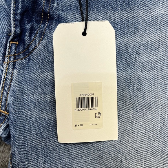 Levi’s Premium 405 Standard Distressed Jean Shorts - Picture 5 of 14